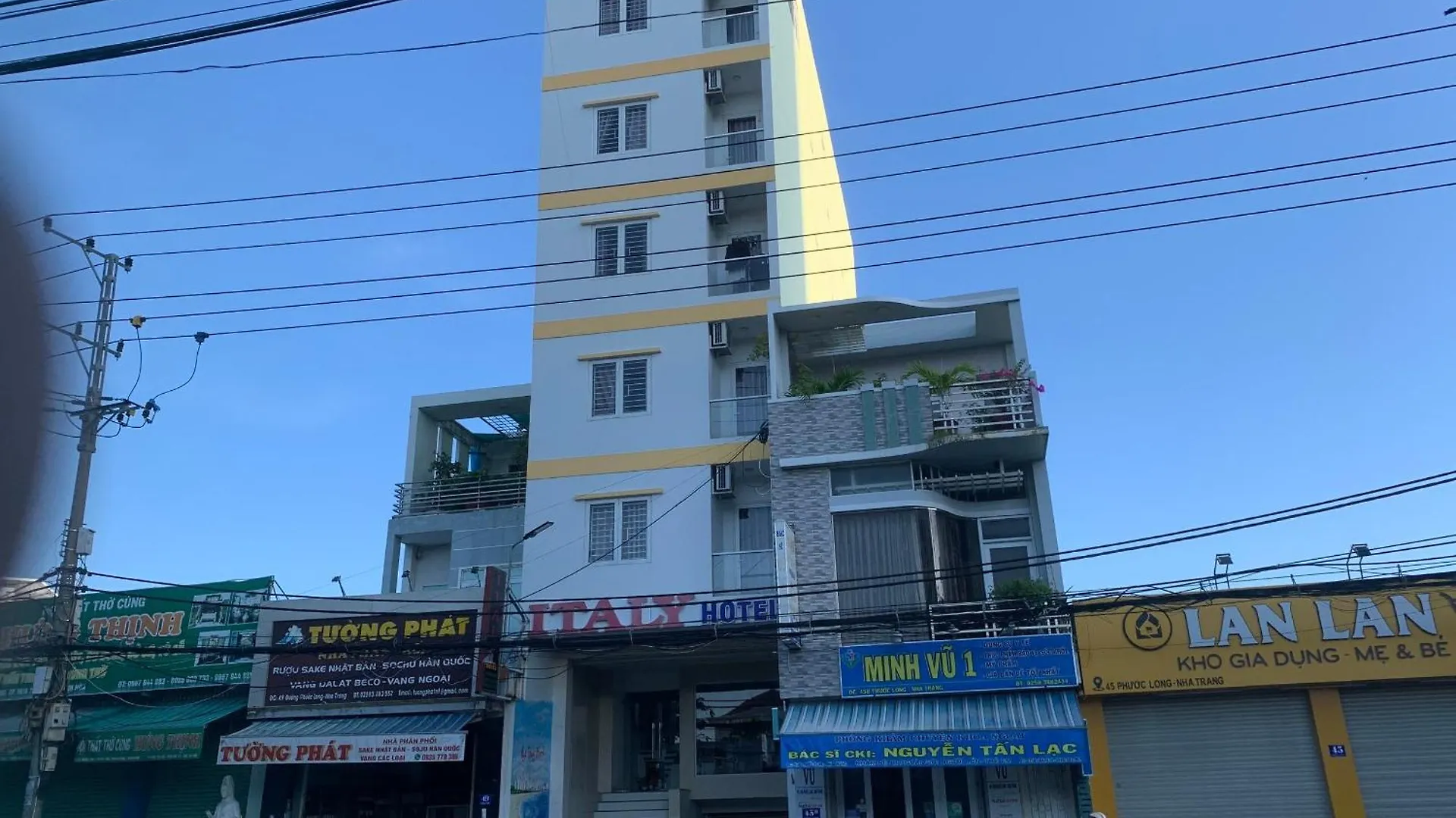 Italy Hotel의 연락처